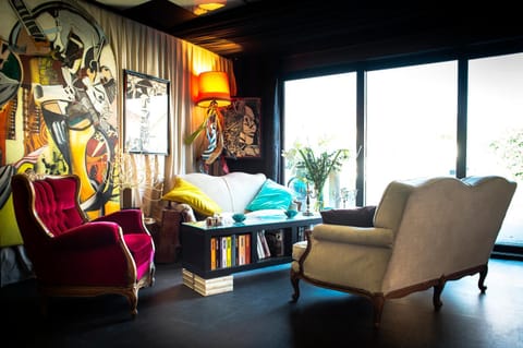 Restaurant/places to eat, Communal lounge/ TV room, Library, Lobby or reception, Lounge or bar, Banquet/Function facilities