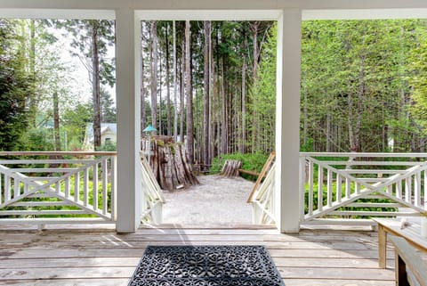 Patio, Natural landscape, View (from property/room), Balcony/Terrace