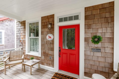 Patio, Facade/entrance