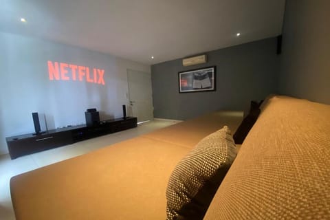 Communal lounge/ TV room, TV and multimedia, Living room