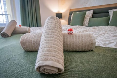 Bed, Day