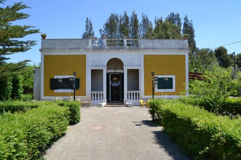 Facade/entrance, Garden