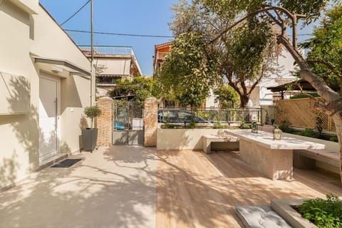 The HostMaster Aethereal Style Apartment in Chalandri