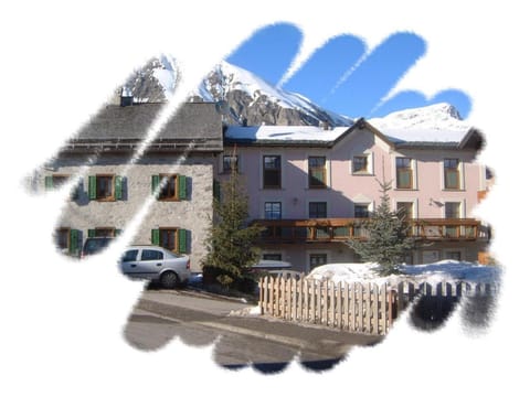Property building, Neighbourhood, Parking