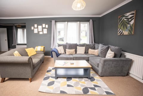 Living room, heating, internet