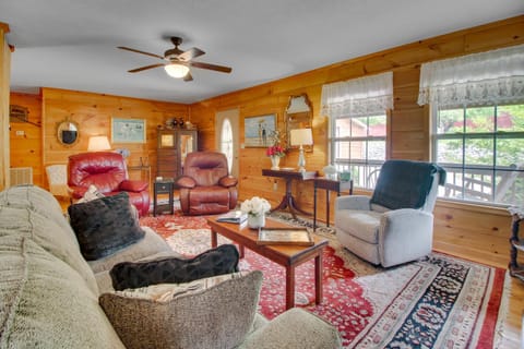 Cozy Cabin with Grill and Fire Pit By Dale Hollow Lake Cabin in Tennessee