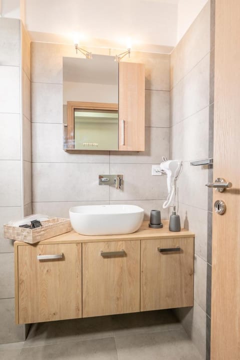 IAIRA Apartment in Athens