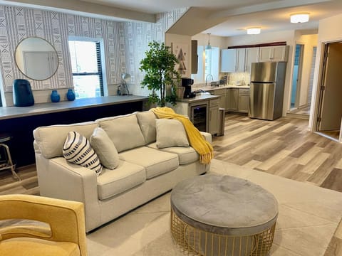Kitchen or kitchenette, Living room, Seating area