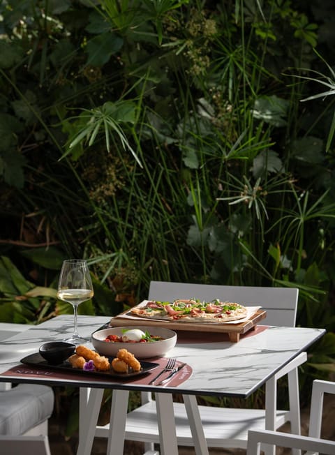 Garden, Food and drinks, Food, Garden view