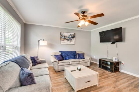 Baton Rouge Home with Yard about 14 Mi to Downtown! House in Baton Rouge