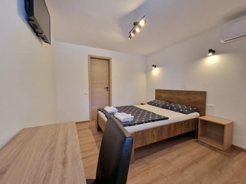 Room D Bed and Breakfast in Fažana