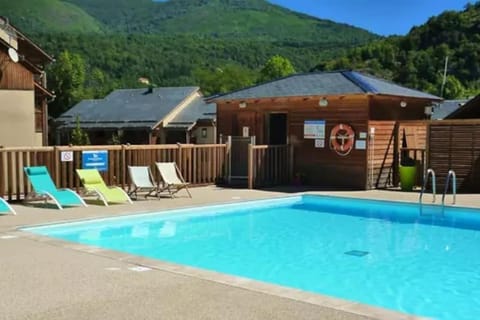 Swimming pool, Swimming pool