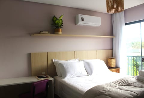 Bed, Photo of the whole room, Bedroom, air conditioner