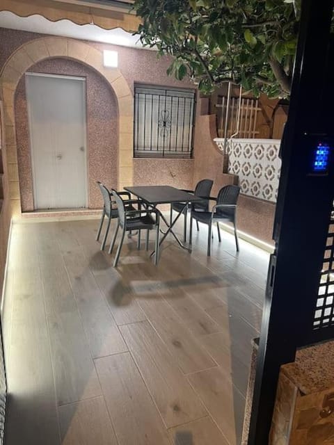 Patio, Balcony/Terrace