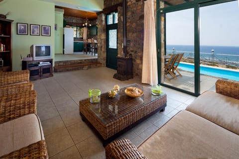 Living room, Pool view, Sea view
