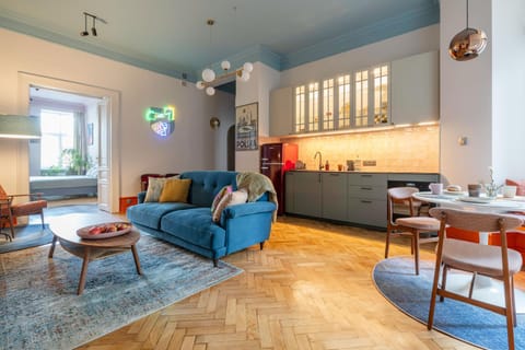 Kitchen or kitchenette, Living room, Seating area, pet friendly