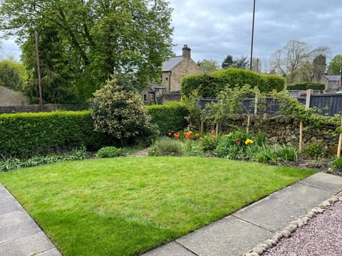 Two Four Four, holiday home in Matlock House in Matlock