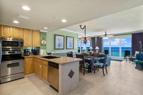 Beachfront Bliss Luxe 3BR Condo at Marisol Complex Apartment in Long Beach