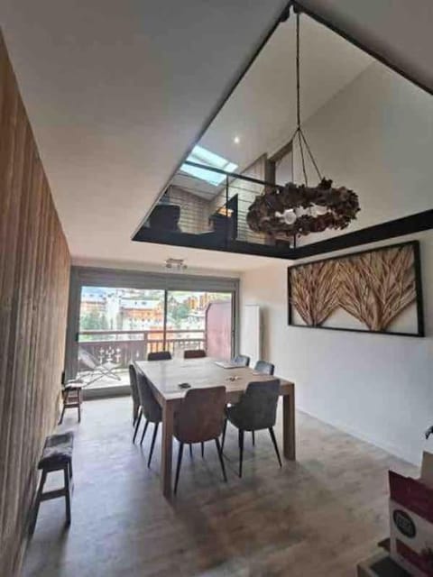 Spacieux et beau duplex au pied des pistes et centre station avec balcon Apartment in Les Deux Alpes