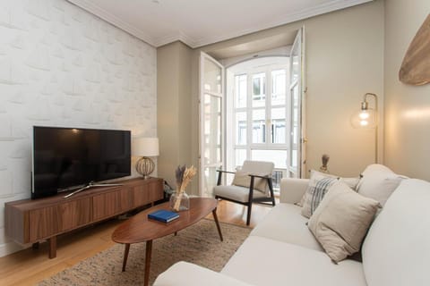 Communal lounge/ TV room, TV and multimedia, Living room