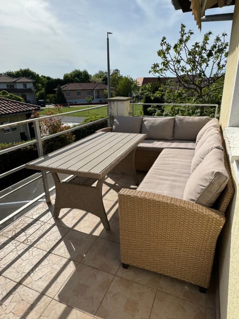View (from property/room), Balcony/Terrace