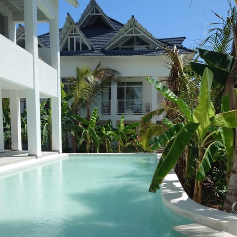 Property building, Garden, Garden view, Pool view, Swimming pool