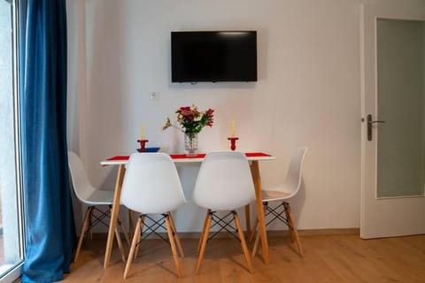 TV and multimedia, Dining area