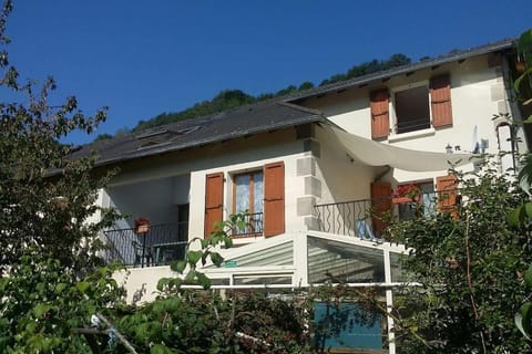 Property building, Day, View (from property/room), Balcony/Terrace, Garden view