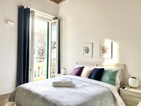 Bed, TV and multimedia, Bedroom, air conditioner