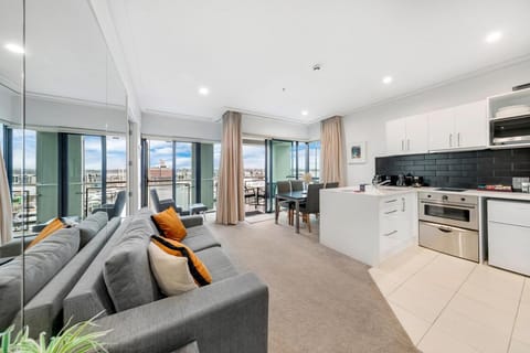 Balcony/Terrace, Kitchen or kitchenette, Living room, Dining area, Sea view, dishwasher, toaster