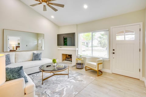 Idyllic Tustin Home with Private Patio and Grill House in North Tustin