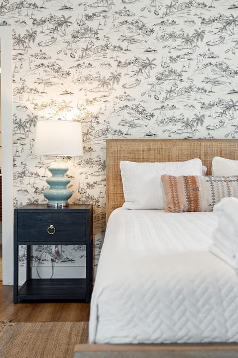 Folliday Inn - The Ariston - Room 34 Inn in Folly Beach