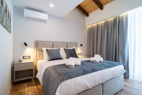 Bed, Photo of the whole room, air conditioner