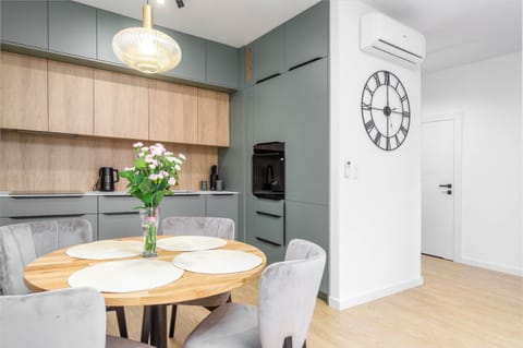 Kitchen or kitchenette, Dining area, pet friendly