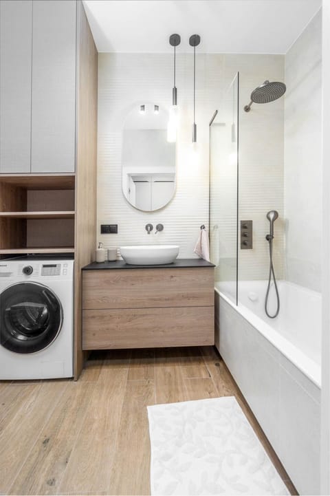 Bathroom, washing machine