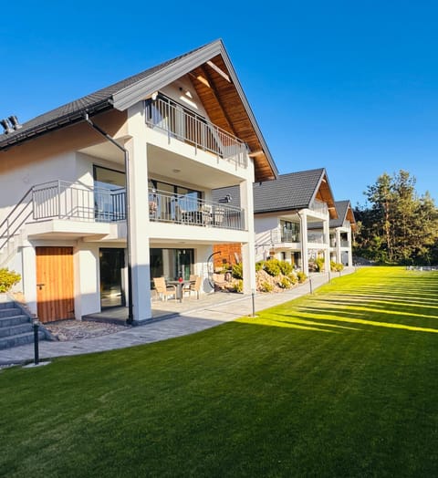 Property building, Spring, Day, Natural landscape, Garden, Garden view