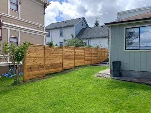 Quaint Downtown Cottage House in Astoria