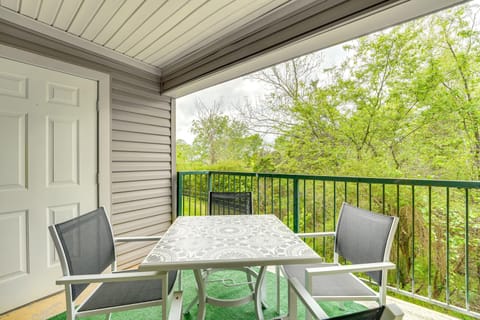 Resort-Style Amenities! Convenient Branson Condo Apartment in Hollister