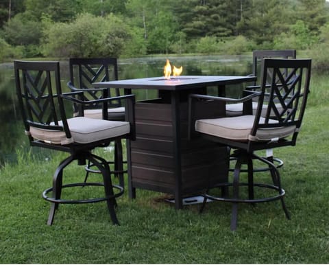 BBQ facilities, Seating area, Dining area, Garden view
