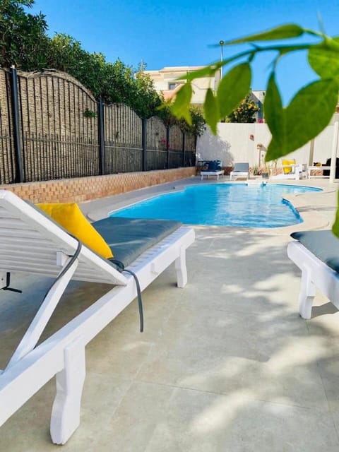 Property building, Swimming pool