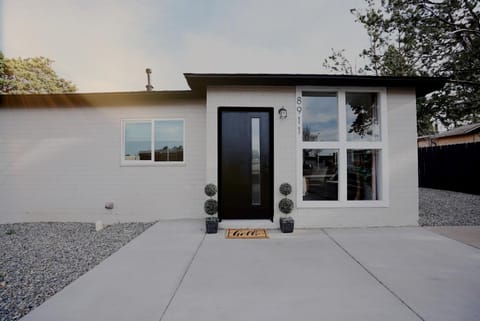 Property building, Facade/entrance, Day