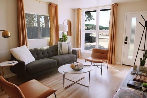 TV and multimedia, Living room, Family