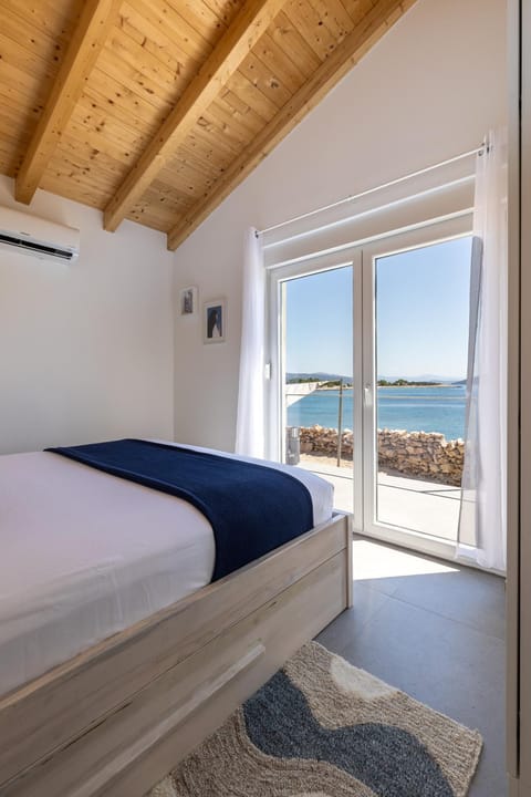 Holiday House Sign Off Drvenik Mali House in Split-Dalmatia County