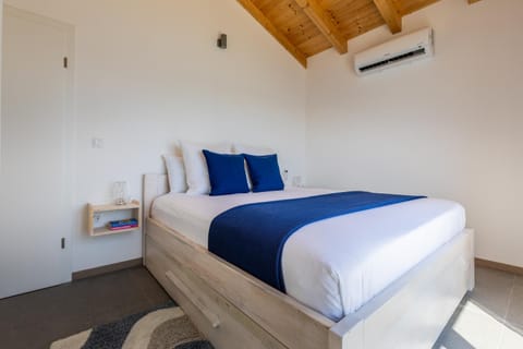 Holiday House Sign Off Drvenik Mali House in Split-Dalmatia County