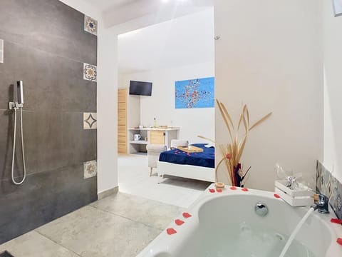 Hot Tub, Bathroom, Bath