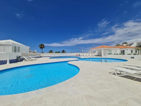 Balcony/Terrace, Swimming pool