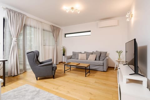 TV and multimedia, Seating area