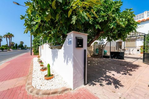 Property building, Street view, Location