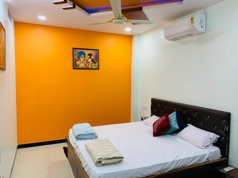 Bed, Bedroom, fireplace, air conditioner