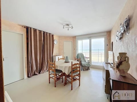 Le Maeva -Vue Mer 3e Étage Apartment in Bray-Dunes